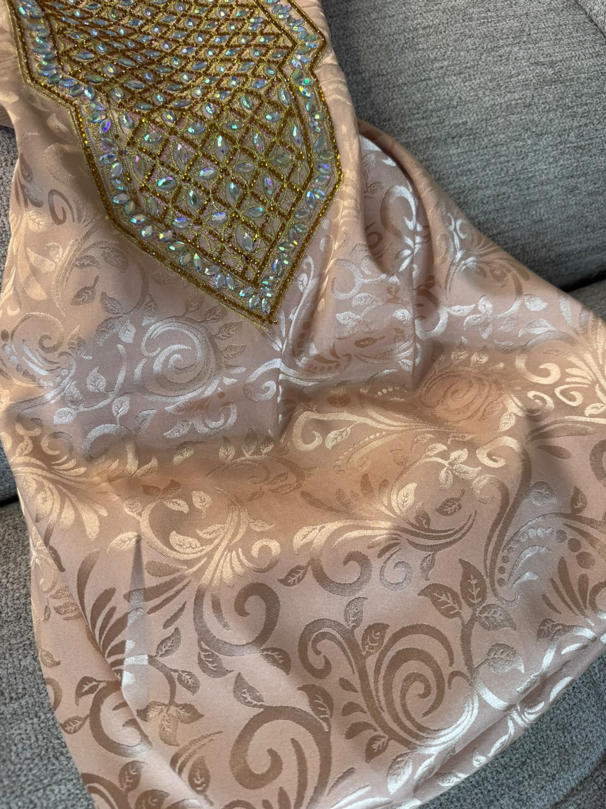 Luxury Gold Emirati Makhwar, ( Not Ready )