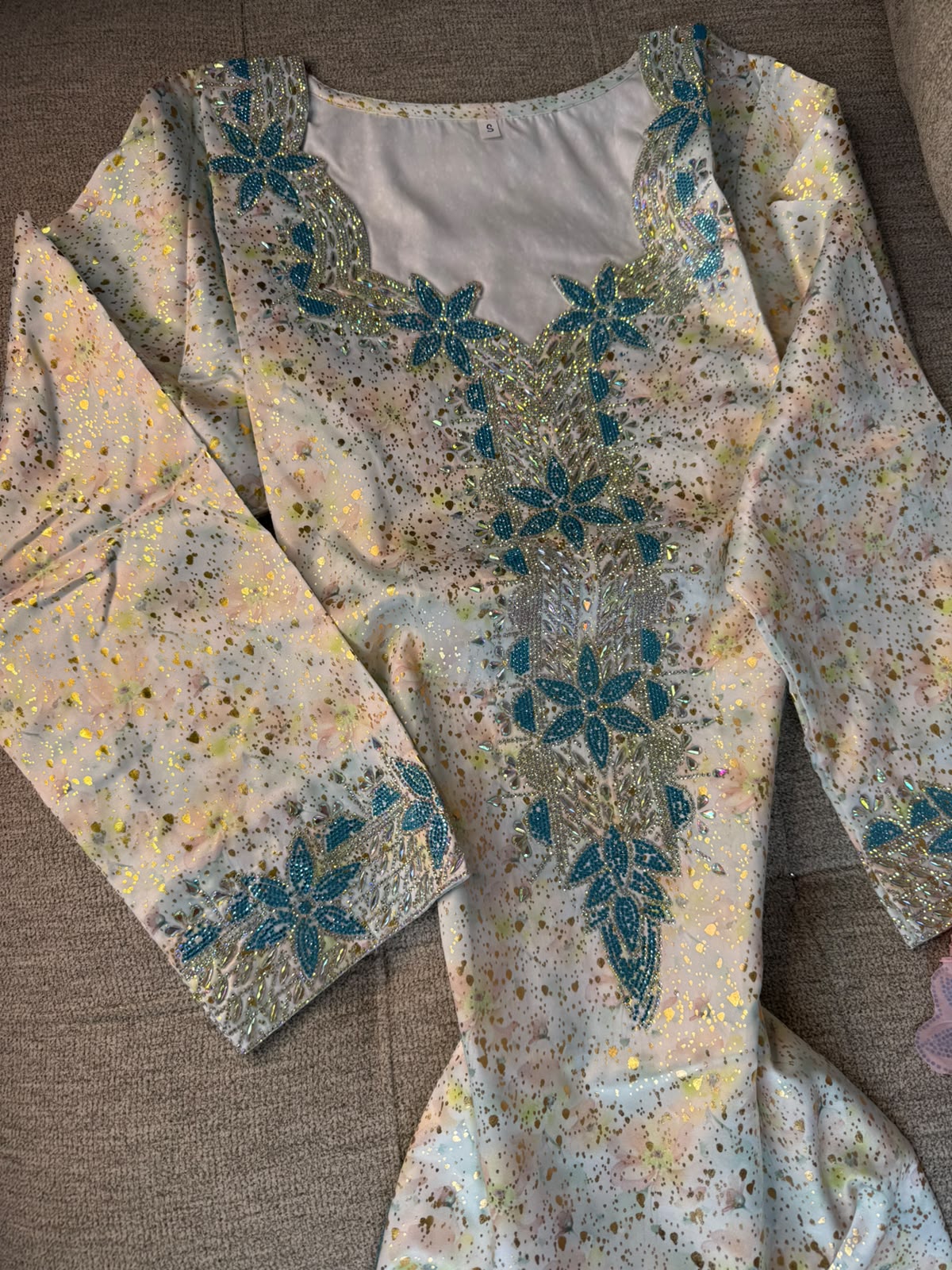 Bleu pure silk Emirati Makhwar, with Shayla, Ready to wear