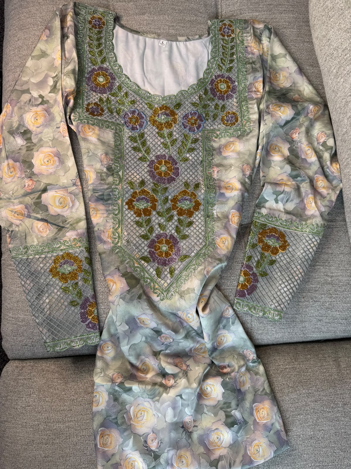 Green Emirati Silk Makhwar, Ready to wear