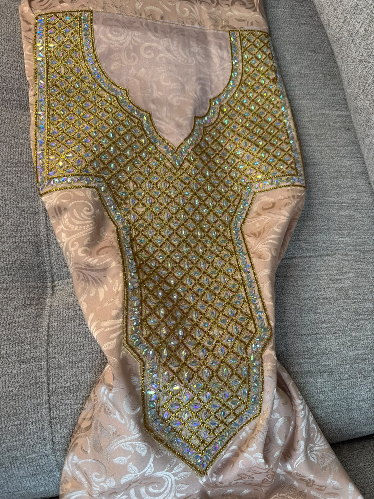 Luxury Gold Emirati Makhwar, ( Not Ready )