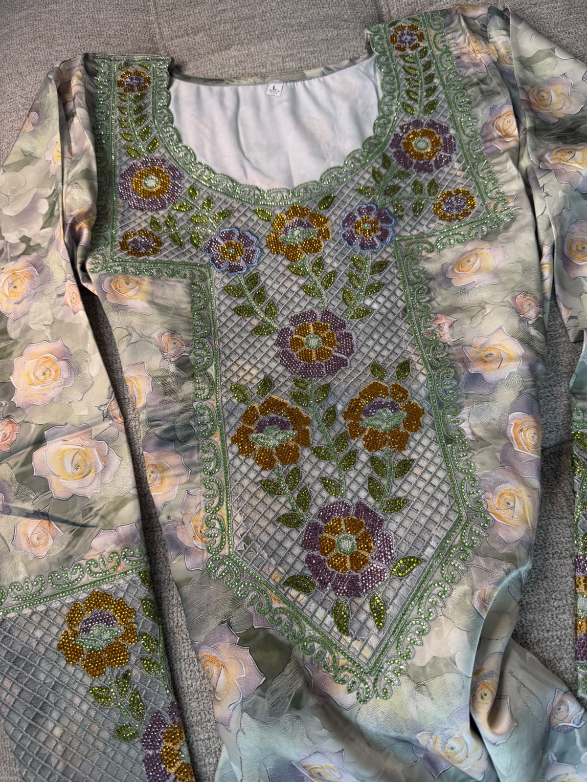 Green Emirati Silk Makhwar, Ready to wear