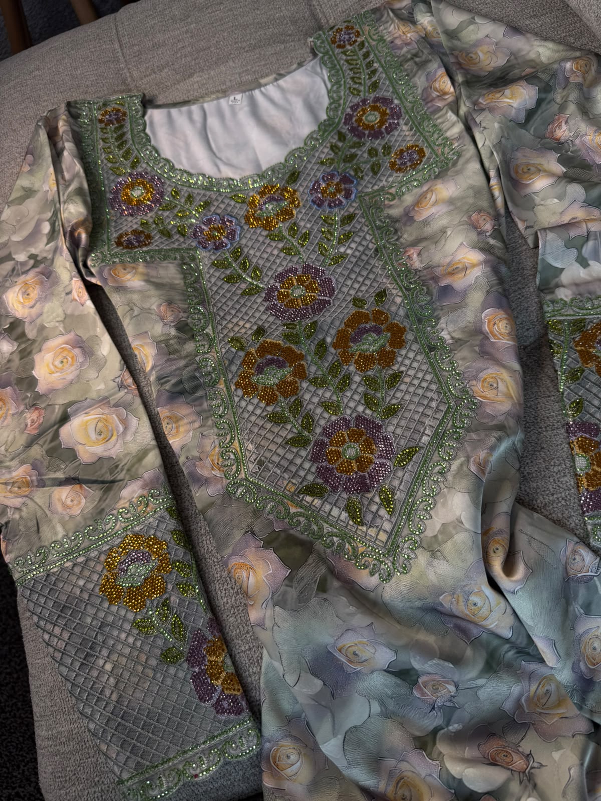 Green Emirati Silk Makhwar, Ready to wear